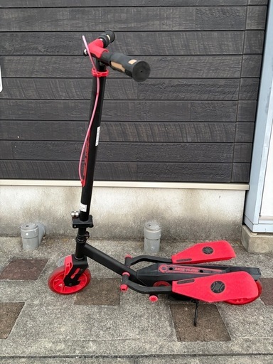 入手困難品•トイザらス限定❗️ネオン　Yフライヤー レッド