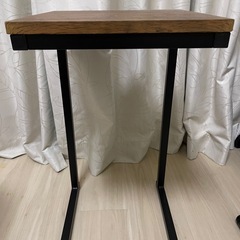 サイドテーブルの画像