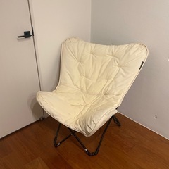 ニトリ バタフライチェアの画像