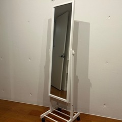 ニトリ スタンドミラーの画像