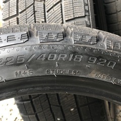 良品 スタッドレス　タイヤ 225 40 18の画像