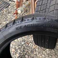 良品 スタッドレス　タイヤ 225 40 18の画像