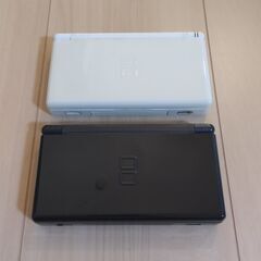 【ソフト付き】ニンテンドーDS Lite 2個セットの画像