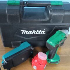 【中古品】マキタ(Makita) 充電式インパクトドライバー M694D 12Vバッテリーは新品♪の画像