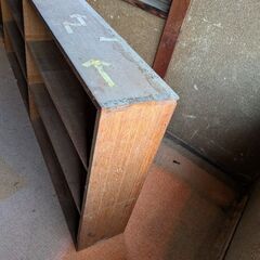 昔のしっかりした本棚🥳🥳🥳の画像