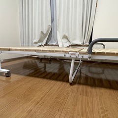 折りたたみベッドの画像