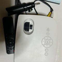 macbook pro 2016 13インチ touchbar付きモデル+プロジェクター。［最安]の画像