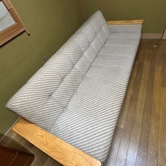 ソファーベッドの画像