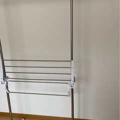 ハンガーラック、洗濯物干し竿
の画像