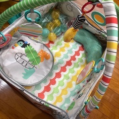 赤ちゃん用プレイマットの画像