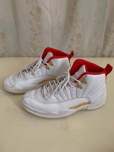 ナイキ Air Jordan Retro 12 Fiba ホワイト/レッド/メタリックゴールド