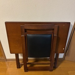 テーブル椅子セット(折り畳み可)の画像