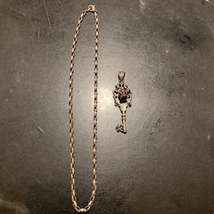 ｼﾙﾊﾞｰｸﾗｳﾝ鍵のネックレスの画像