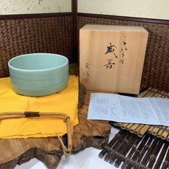 時代物 名工 加藤実 作 青磁 手付 盛鉢 共箱 在銘 良品 茶道具 煎茶道具 華道具 懐石道具 茶器 京焼 和骨董 和美術 古玩 骨董 菓子器 建水の画像