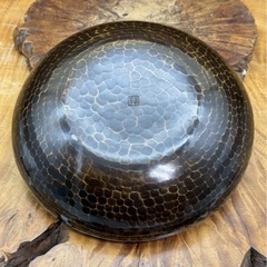 時代物 平安 金寿堂 造 黄銅丸形 菓子器 在銘 共箱 鎚目 打出 内銀仕上 良品 茶道具 茶器 華道具 懐石道具 菓子鉢 和美術 和骨董 伝統工芸の画像