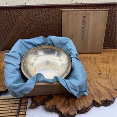 時代物 平安 金寿堂 造 黄銅丸形 菓子器 在銘 共箱 鎚目 打出 内銀仕上 良品 茶道具 茶器 華道具 懐石道具 菓子鉢 和美術 和骨董 伝統工芸の画像