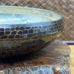 時代物 平安 金寿堂 造 黄銅丸形 菓子器 在銘 共箱 鎚目 打出 内銀仕上 良品 茶道具 茶器 華道具 懐石道具 菓子鉢 和美術 和骨董 伝統工芸の画像