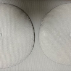 ホワイトソファセット 丸型クッション+ IKEAのソファ用ブランケット付きの画像