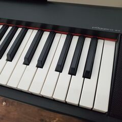 ヤマハ YAMAHA 電子キーボード piaggero  NP-12B 近場配達　可の画像
