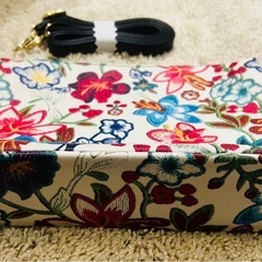 【新品】花柄ショルダーバッグの画像