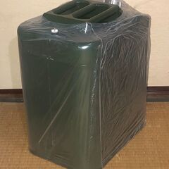 新品！ガソリン携行缶　30L　ノズル内部収納タイプの画像
