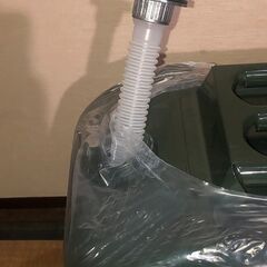 新品！ガソリン携行缶　30L　ノズル内部収納タイプの画像