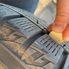 ホイール無しのスタッドレスタイヤの画像