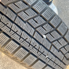 ホイール無しのスタッドレスタイヤの画像