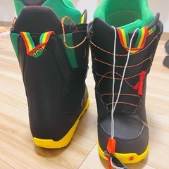 BURTONスノボブーツの画像