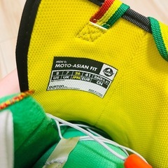 BURTONスノボブーツの画像