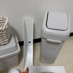 ゴミ箱 ティッシュケース など 収納グッズまとめ売りの画像