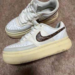 NIKE スニーカー　24cmの画像