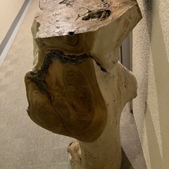 丸太の看板の画像