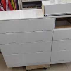 定価3万円以上　美品　ニトリ　ピアノ塗装　高級　整理箪笥　箪笥　キャビネット　衣装ケース　の画像