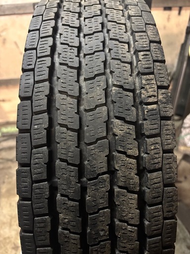 ハイエース　アルミホイール　スタッドレス　195/80R15