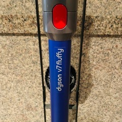 Dyson　V7 Fluffy 充電スタンド付きの画像