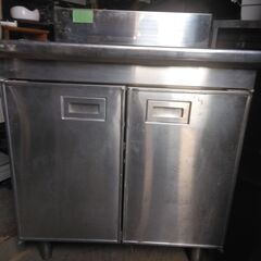 調理作業台ステンレス下段収納庫：観音開き扉：の画像