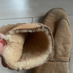 UGG風ユニセックス　ベージュ ウール内張り 手袋の画像