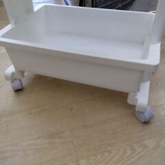 お洒落　たった千円ポッキリ　キッチンワゴン　脱衣籠　多目的　　テーブル　ワゴン　ストッカー　の画像