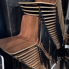 スタッキングチェアの画像