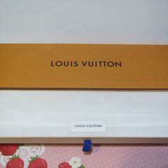 【ＬＶネクタイ用ＢＯＸ】正規店購入後、家までの持ち帰りに使用　美品　リボン別途の画像