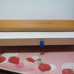 【ＬＶネクタイ用ＢＯＸ】正規店購入後、家までの持ち帰りに使用　美品　リボン別途の画像
