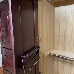 大きめ　古いタンスの画像