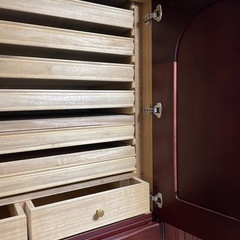 大きめ　古いタンスの画像