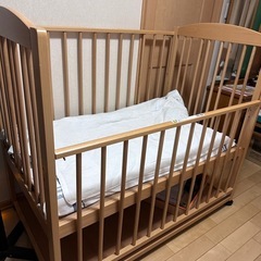 ベビーベッドの画像