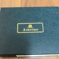 【新品未使用✨】アッシュフォード　IDホルダー　箱付きの画像