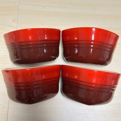 ル・クルーゼハート型ココットの画像