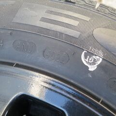 ２０２２年製スタッドレスタイヤ、ホイールセット　145/80 R13の画像