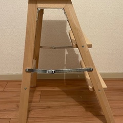 IKEAのスツールと脚立の画像