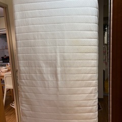 ベッドとマットの画像